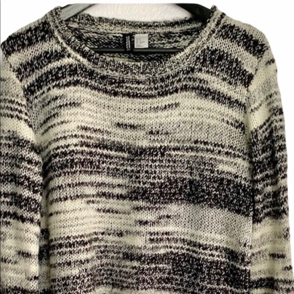 Divided H&M Pull over sweater